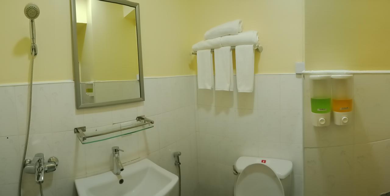 Hato Inn Yangon Exterior photo